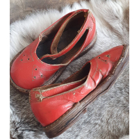 Vintage rode kinderschoentjes