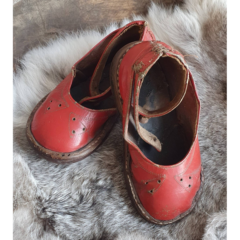 Vintage rode kinderschoentjes