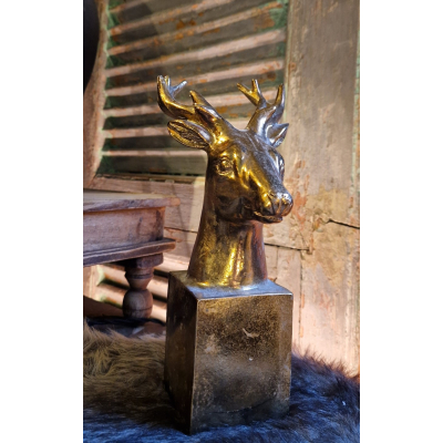 Hert beeld goudkleurig