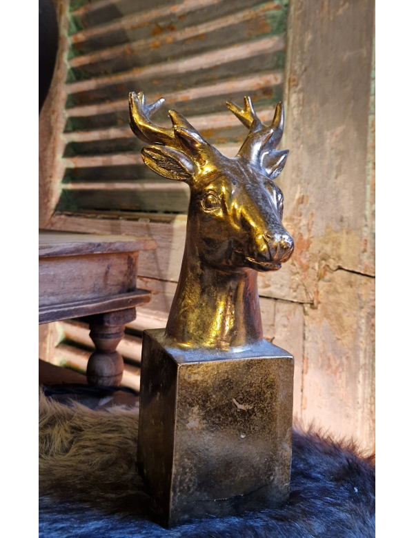 Hert beeld goudkleurig