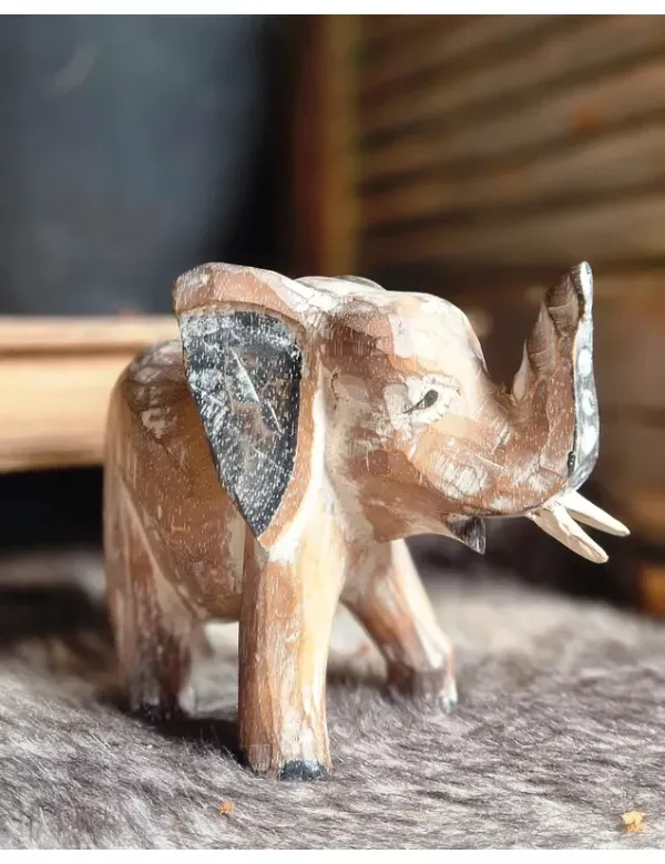 Houtsnijwerk olifant