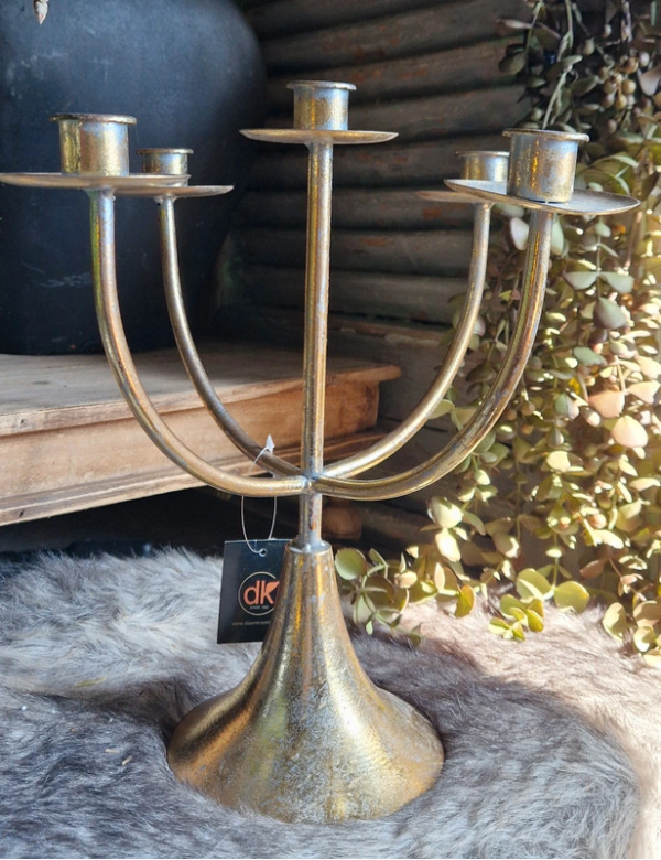 Mooie gouden kandelaar