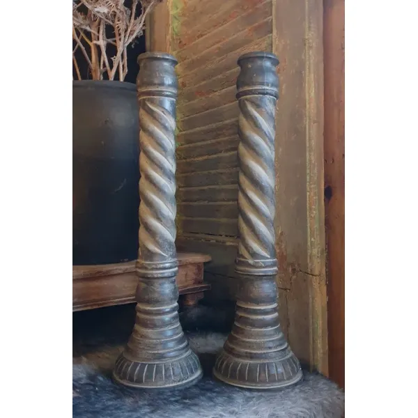 Handgemaakte houten kandelaar