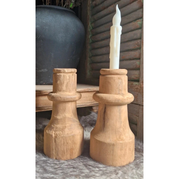 Set robuuste houten kandelaren
