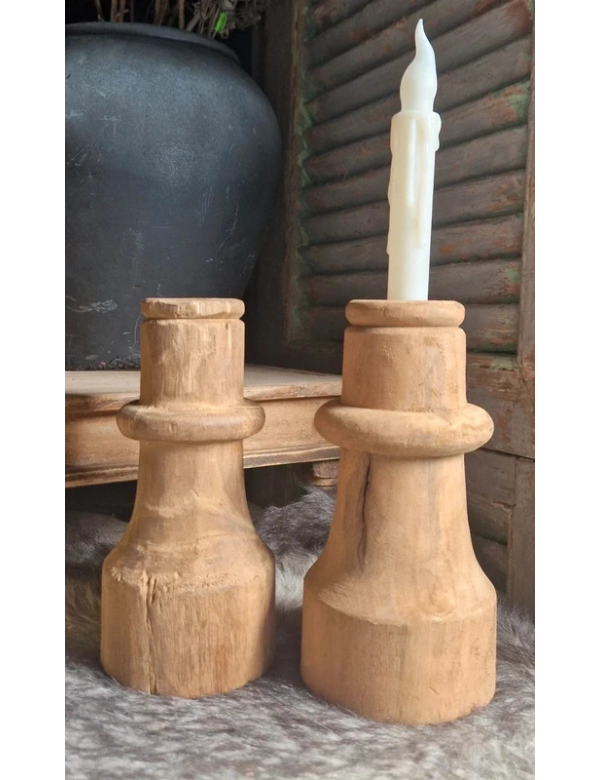 Set robuuste houten kandelaren