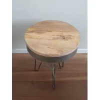 Bijzettafel van mangohout met metalen frame